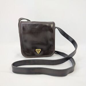 Vintage Guess Crossbody Purse Mini Shoulder Bag Brown Faux Leather Triangle Logo